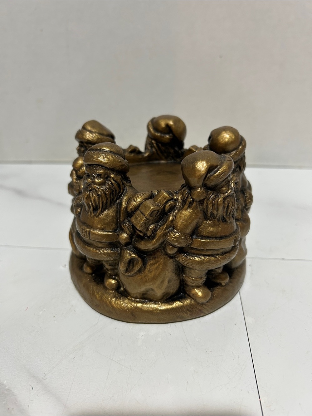 Vtg Christmas “circle of friends”  Santa candle Holder - Accent decor